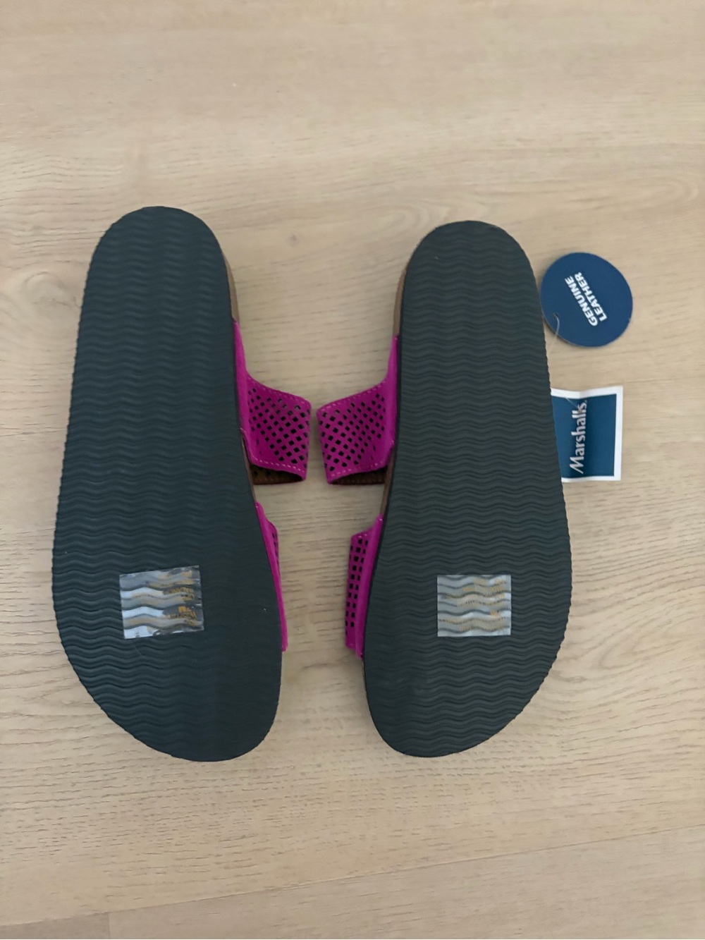 NWT White Moubtain Size 7  Women's Fuchsia/Purple  Slide Sandals - Picture 2 of 3